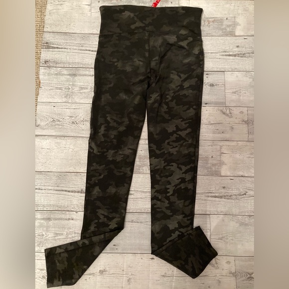 SPANX Faux Leather Camo Leggings - Picture 3 of 3